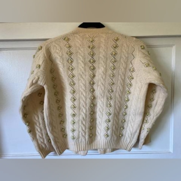 Trellis Rosettes Classic Cream Vintage Knit Cardigan Sweater - Picture 3 of 6